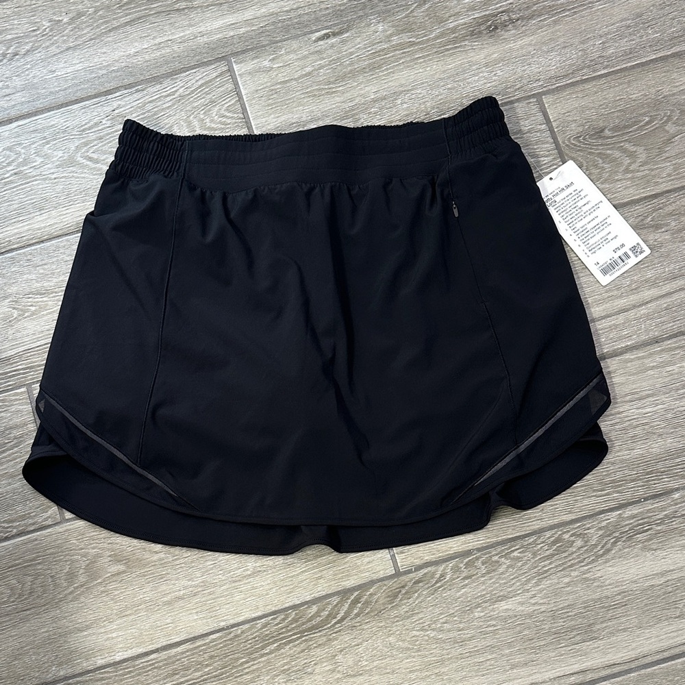 Lululemon hottie hot HR skirt long, new with tag size 14 black